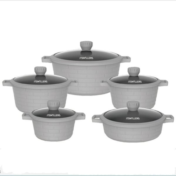Made from high-quality aluminum with a premium non-stick coating, this cookware helps you prepare delicious meals while using less oil and makes cleaning quick and easy.