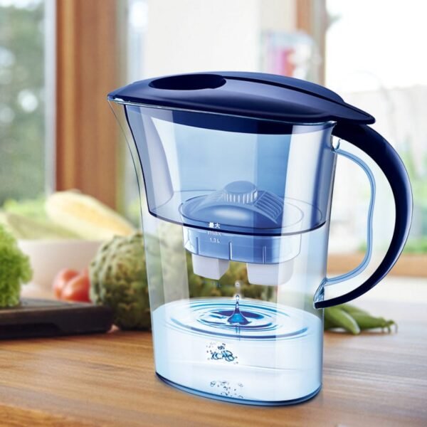 Designed with a 5-stage filtration system, it helps reduce chlorine, rust, sediment, limescale, heavy metals, and other impurities commonly found in municipal tap water.