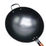 32 cm honeycomb-textured iron wok with wooden handle